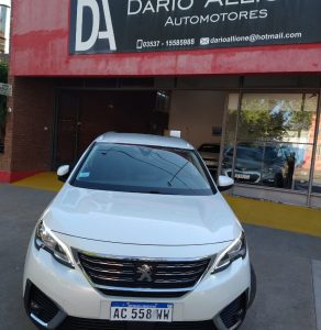 Peugeot 5008 Allure Tip modelo 2018 impecable