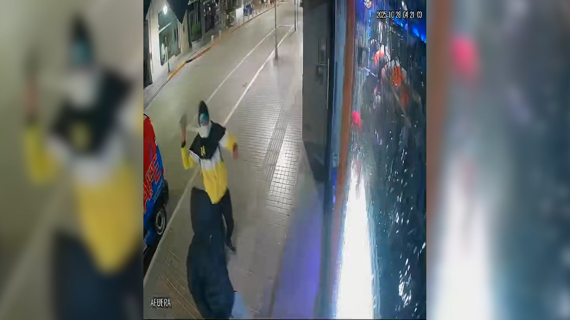 Robo en el centro: delincuentes se llevaron 10 celulares de un comercio